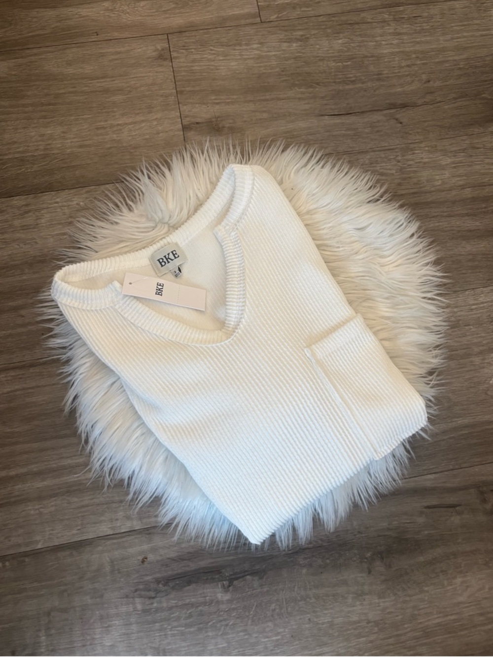BKE | NWT Women's Cream V-Neck Ribbed top